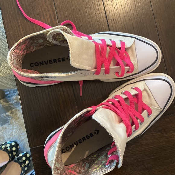 Beautiful converse - Picture 3 of 6